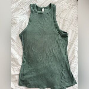 Lululemon Hold Tight Crewneck Tank Top
Waist Length